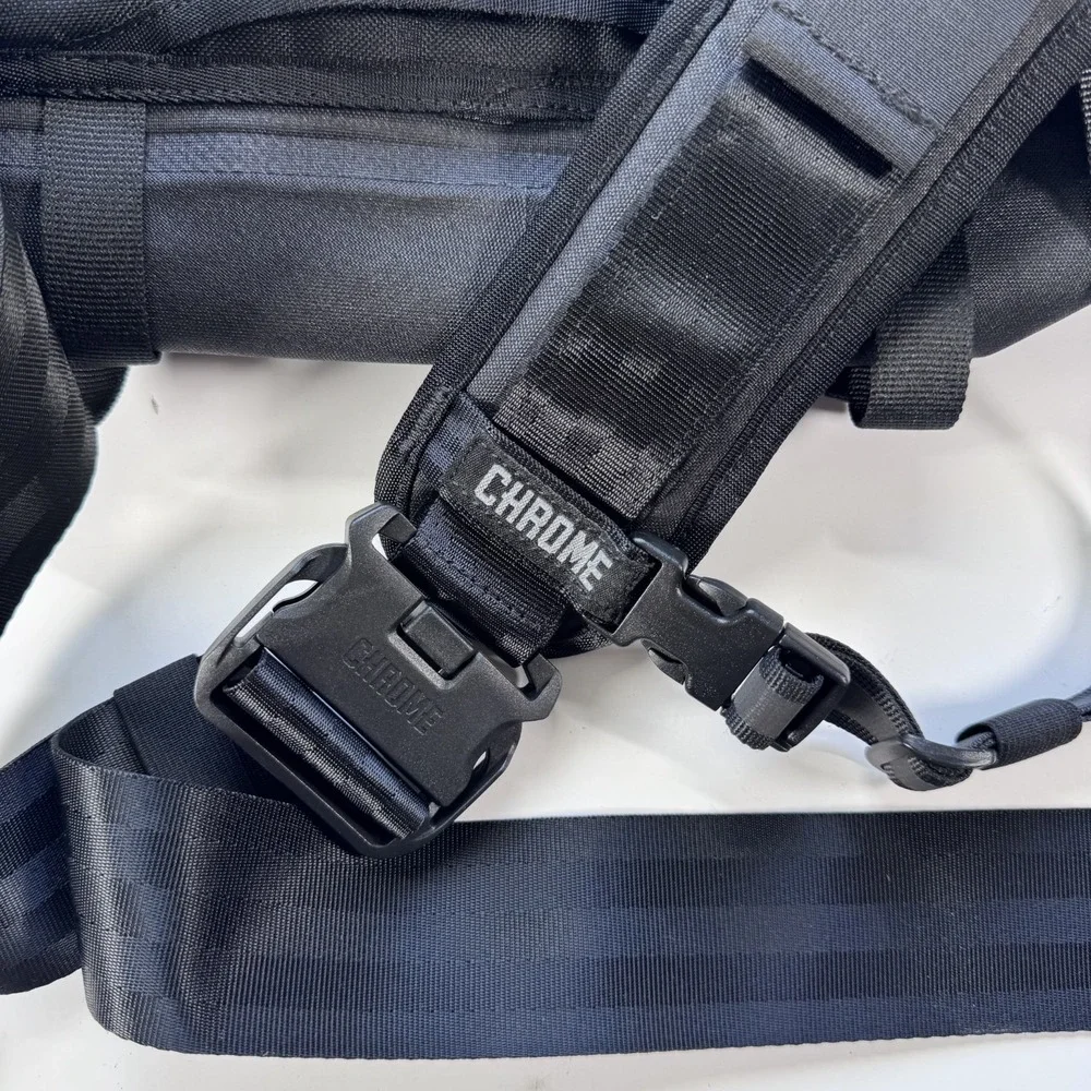 CHROME Industries Kadet WP 9 Liter Adjustable Black Waterproof
